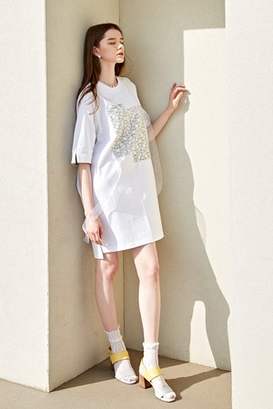 [커스텀어스] 언발런스 레이스 매칭 돌먼 원피스 CXW23MKPO481