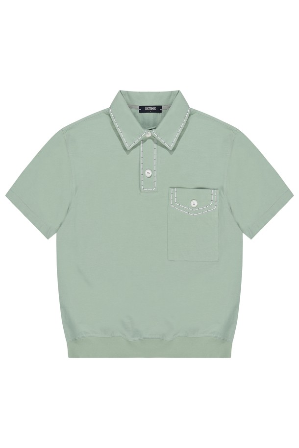 [커스텀어스] 호시자수 프레피 카라 티셔츠 CXS24MKKT482 MIN은 시원한 민트 컬러의 반소매 카라 티셔츠입니다. 면 소재에 오버핏으로 제작되었으며, 카라와 앞 포켓의 볼드한 스티치 장식과 밑단 시보리, 어깨, 암홀, 밑단의 절개 라인이 특징입니다. 데일리룩 또는 출근복으로 활용하기 좋으며, 자수 패턴과 조직감 있는 촉감으로 프레피 스타일을 연출합니다.
