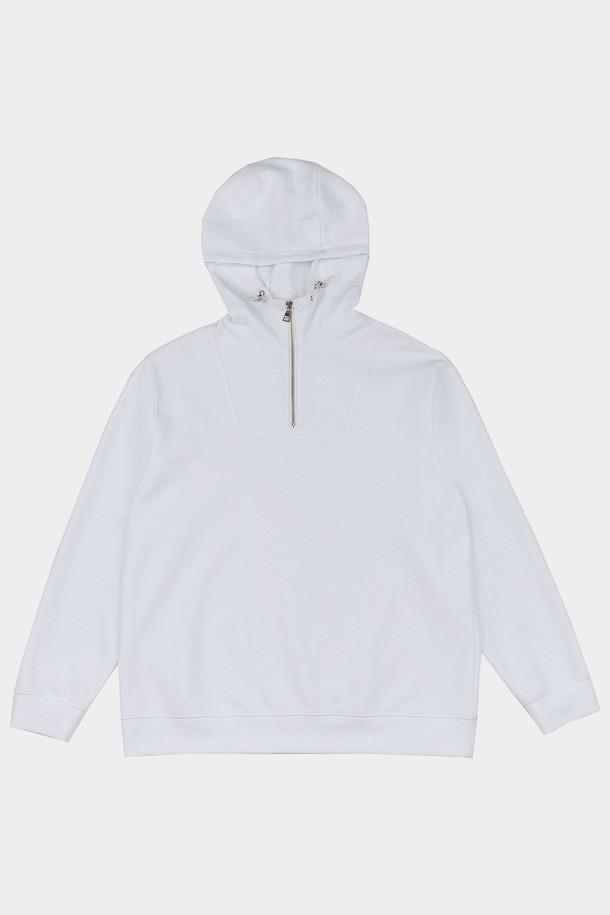 [커스텀어스] 프레피 후드 반집업 스웨트셔츠 CXS24SKHT211 WHI는 [커스텀어스] 브랜드의 공용 후드 스웨트셔츠입니다. 화이트 컬러의 무지 디자인으로, 봄, 가을에 입기 좋은 레귤러핏 긴소매 제품입니다. 반집업 스타일의 프레피, 캐주얼 무드를 연출하며, 일상생활과 동네 마실룩, 산책룩에 적합합니다. 캐주얼, 프레피, 미니멀 스타일을 즐기는 분들께 추천합니다.
