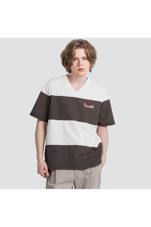 브이넥 빅보더 스트라이프 남자 반팔 티셔츠 CXS25MKVT423 BRO
