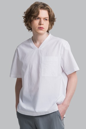 브이넥 골지 네크 모던 쉬크 남자 반팔 우븐 티셔츠 CXS25MWVT609 WHI