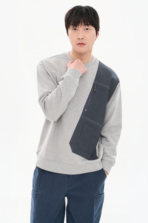 남자 데님 패치워크 배색 맨투맨 지퍼포켓 오버핏 스웨트셔츠 CXS26SKMT202 GRY