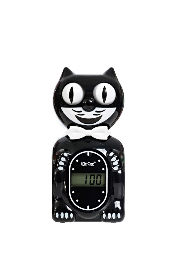 [킷캣클락] 솔라블랙은 14cm x 6cm x 4.5cm 크기의 아크릴 소재 스탠드형 시계로, 고양이 디자인이 특징입니다. 디지털 알람, 태양광 및 건전지 충전 기능을 갖추었으며, 햇빛 또는 실내등에 반응하여 좌우 눈이 깜빡이는 귀여운 매력을 더합니다. 시계 내부 종이 제거로 무소음 사용이 가능하며, 블랙, 체리, 오선지블루, 핑크의 다양한 색상 옵션을 제공하여 인테리어 및 실내 장식에 활용하기 좋습니다.
