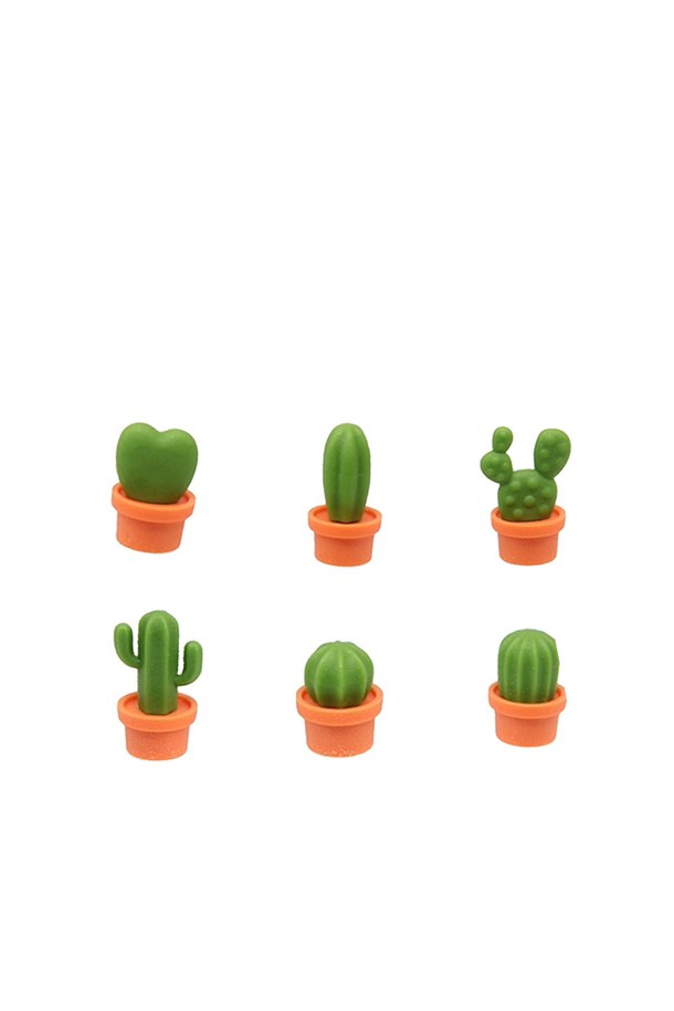 [퀄리디자인] 선인장 냉장고자석은 재활용 PP 소재로 제작된 친환경적인 미니 사이즈 자석입니다. 선인장 모양의 디자인 장식이 돋보이며, 메모 고정 용도로 유용하게 사용할 수 있습니다. 그린 색상의 이 냉장고 자석은 페트병 뚜껑 6개를 재활용하여 만들어졌으며, BPA free, 100% 재활용 가능한 특징을 가지고 있습니다.
