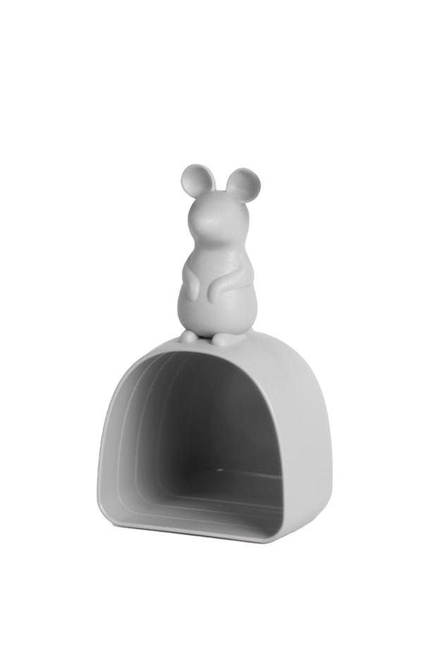 [퀄리디자인] 라이스 스쿱은 180ml(150g) 용량으로 쌀을 계량할 수 있는 주방용품입니다. 귀여운 토끼와 쥐 디자인의 그린 색상 스쿱으로, ABS, 천연고무, 목분 등 친환경 소재를 사용하여 제작되었습니다. 식품 안전 검사를 통과하고 재활용 소재를 사용하여 환경까지 생각한 제품입니다. 토끼 모델은 W70 x L80 x H133mm, 쥐 모델은 W70 x L63 x H125mm 사이즈이며, 100% 재활용 가능한 친환경적인 특징을 갖습니다.
