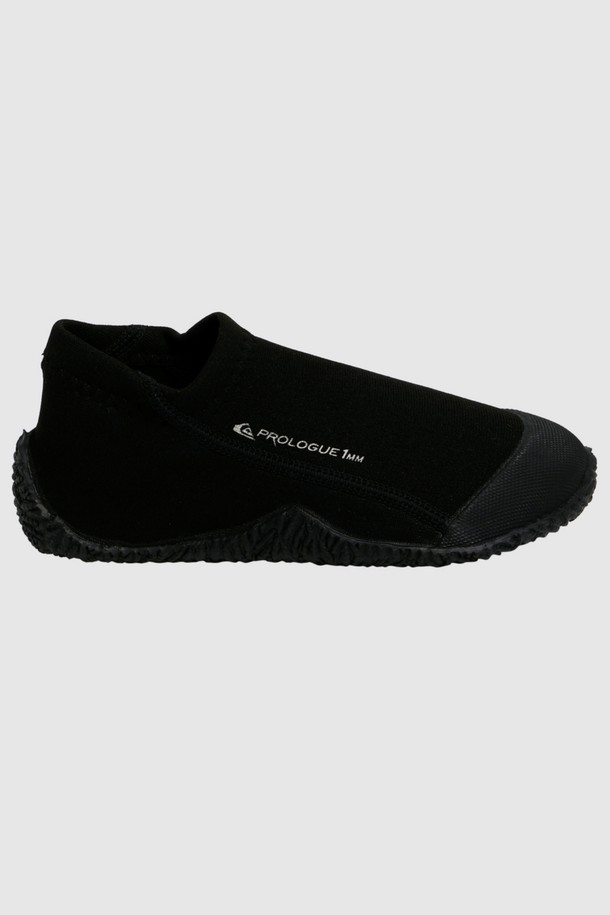 주니어 블랙 1mm 네오프렌 워터 슈즈 (KE22SZ046KVD)는 여름철 물놀이와 해변 활동에 최적화된 유아동 워터슈즈입니다. 부드러운 1mm 두께의 네오프렌 소재로 제작되어 편안한 착용감을 제공하며, 아이들의 연약한 피부를 보호합니다. 블랙 컬러의 무지 디자인으로 어떤 옷에도 잘 어울리며, 캐주얼, 리조트, 스포티 스타일을 연출하기 좋습니다. 방수 기능으로 물놀이 시 활동성을 높여주며, 여름 휴가룩과 리조트룩을 완성하는 필수 아이템입니다.
