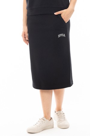 여성 블랙 백 포켓 롱 스커트(VE11SK328BLK)