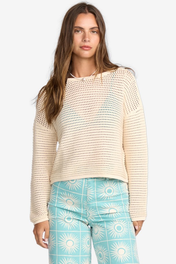 여성 DAYBREAK(데이브레이크) 커버업 니트는 시원한 여름을 위한 캐주얼 스타일의 필수 아이템입니다. 릴랙스 핏으로 편안함을 선사하며, 통기성이 좋은 면 소재로 제작되어 쾌적한 착용감을 제공합니다. 긴 소매 기장과 무지 디자인으로 미니멀한 매력을 더하여 휴가룩, 리조트룩, 여름 바캉스룩 등 다양한 TPO에 활용하기 좋습니다. 수영복 위에 가볍게 걸쳐 스타일리시함을 연출해보세요.
