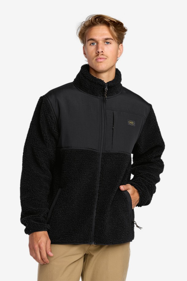 BOUNDARY SUMMIT (바운더리 써밋) 집업 플리스 재킷 (AF31JK060BLK)입니다. 부드러운 촉감의 플리스 소재로 제작되어 가을, 겨울철 따뜻하게 착용할 수 있습니다. 블랙 컬러의 무지 디자인으로 캐주얼, 스포티, 미니멀 스타일을 모두 소화 가능합니다. 두꺼운 두께감과 긴 소매 기장으로 보온성을 높였으며, 집업 스타일로 편안하게 착용할 수 있습니다. 일상용으로 활용하기 좋은 아우터입니다.
