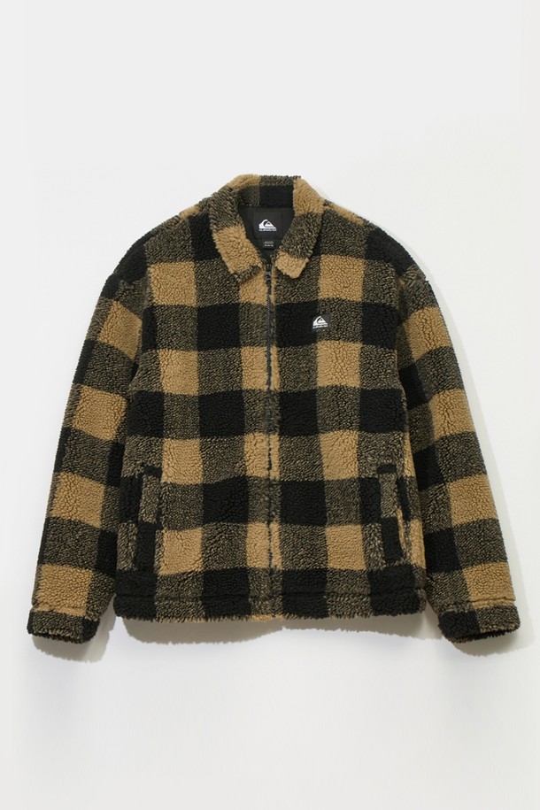 체크 패턴 플리스 재킷 (QF31JK061BRN)은 부드러운 촉감의 플리스 소재로 제작되어 가을과 겨울에 따뜻하게 착용할 수 있습니다. 브라운 컬러의 체크 패턴이 캐주얼한 스타일을 연출하며, 집업 스타일로 편안하게 입고 벗을 수 있습니다. 긴 소매 기장과 두꺼운 두께감으로 보온성을 높였으며, 캠핑룩, 캐주얼, 클래식, 미니멀 스타일 모두 소화 가능합니다. 일상생활에서 폭넓게 활용하기 좋은 아우터입니다.
