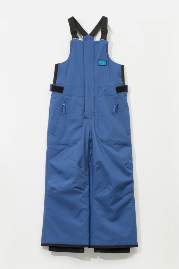 주니어 BOOGIE 스노우 팬츠 (KF51PS047BPZ)는 스노우스포츠와 휴가, 캠핑룩에 적합한 아동용 스노우 팬츠입니다. 겨울철 추위 속에서도 따뜻하게 활동할 수 있도록 두꺼운 두께로 제작되었으며, 무지 디자인으로 어떤 스타일에도 잘 어울립니다. 스포티한 무드를 연출하여 활동적인 아이들에게 적합하며, 긴 기장으로 보온성을 높였습니다. 아이들이 편안하게 착용할 수 있도록 디자인된 실용적인 스노우 팬츠입니다.
