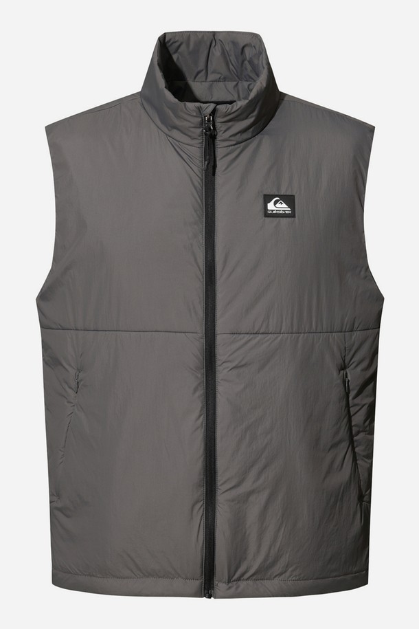 **LIGHT WEIGHT(라이트 웨이트) 패딩 베스트 (QF41VT065INK)**

가볍고 따뜻한 LIGHT WEIGHT(라이트 웨이트) 패딩 베스트입니다. 잉크 컬러의 무지 디자인으로 캐주얼하고 베이직한 스타일을 연출합니다. 봄, 가을, 겨울 세 계절 모두 활용 가능하며, 여행룩이나 캠핑룩에 적합합니다. 슬림핏으로 20oz 인슐레이션 충전재를 사용하여 보온성을 높였습니다. 밑단 스트링으로 핏 조절이 가능하여 더욱 편안하게 착용할 수 있습니다.
