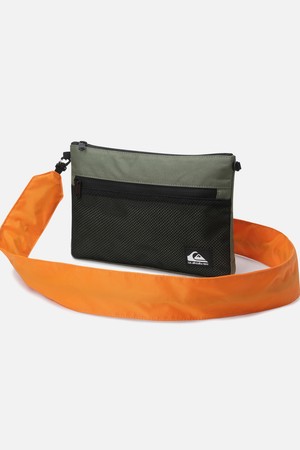 CROSSBODY 스트랩 샤코슈백 (QG23OB551Gra)