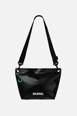 [배럴] 드라이 크로스 백 3L 블랙 (B6SUADB004BLK)_BLACK-a