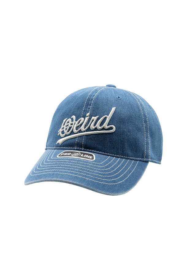 위얼드월드 웨이브 로고 데님 볼캡은 남녀 모두 착용 가능한, 봄, 여름, 가을 시즌에 어울리는 볼캡입니다. 넉넉한 깊이감으로 편안한 착용감을 제공하며, 얼굴이 큰 남성분부터 작은 여성분까지 모두 만족할 수 있는 디자인입니다. 3D 웨이브 로고와 위싱 워시 디테일이 돋보이는 데님블루 컬러의 면 소재 모자로, 데일리룩에 포인트를 더해보세요.

