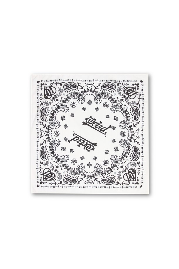 위얼드월드_본투비 페이즐리 반다나_WHITE는 면과 폴리에스테르 혼방 소재로 제작되어 부드러운 촉감을 자랑합니다. 55CM X 55CM 사이즈로 다양한 스타일링이 가능하며, 스트릿, 캐주얼, 에스닉 스타일을 연출하기 좋습니다. 동네 마실룩이나 여행룩에 포인트를 더해줄 수 있는 다용도 아이템으로, 다양한 얼굴형에 잘 어울립니다.
