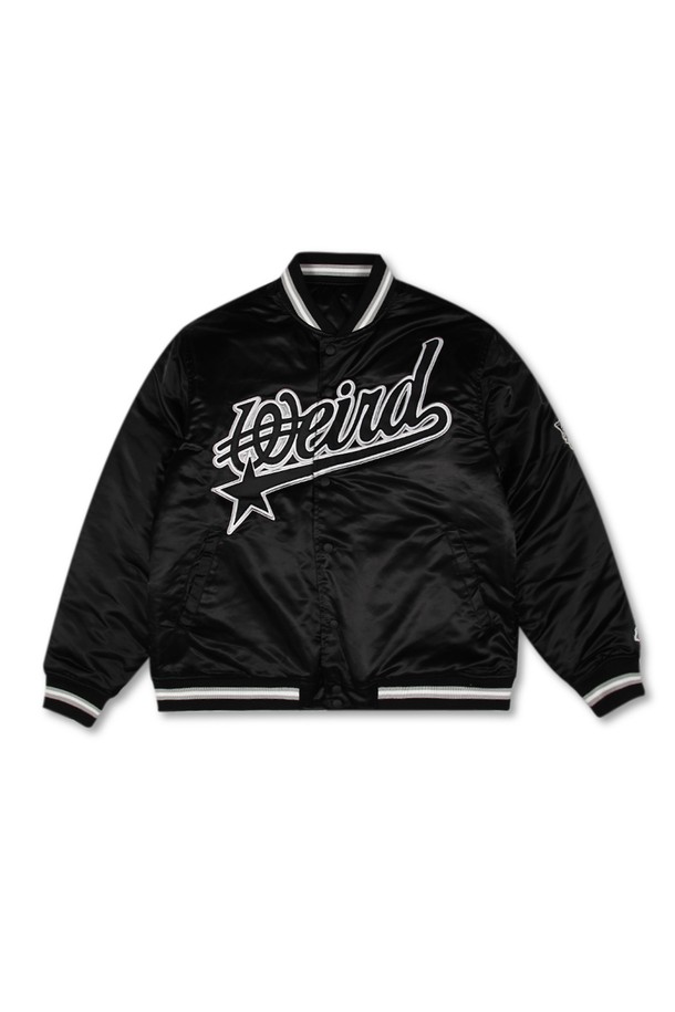 위얼드월드_90s 사틴 바시티 재킷_BLACK은 부드러운 촉감의 글로시한 사틴 소재로 제작되어 은은한 광택이 돋보이는 바시티 재킷입니다. 블랙 컬러에 웨이브 로고 자수와 등판의 숫자 18번, SEOUL CITY 그래픽 프린팅으로 스트릿 무드를 연출합니다. 봄, 가을 시즌에 적합하며, 레귤러핏으로 편안하게 착용할 수 있습니다. 집업 스타일로 간편하게 여밀 수 있으며, 일상 속에서 스포티하고 캐주얼한 스타일을 완성해 보세요. 공용으로 착용 가능하며, 개성 있는 스타일을 연출하기에 좋습니다.

