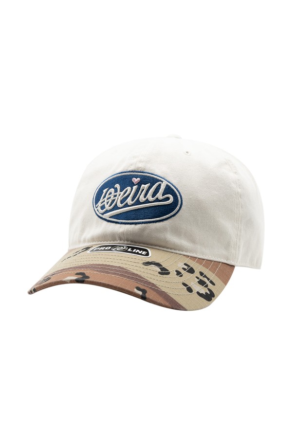 위얼드월드 서클로고와펜 데저트 카모 볼캡은 베이지와 카키 두 가지 색상으로 출시되어 캐주얼, 미니멀, 스트리트 스타일을 즐기는 분들께 적합합니다. 봄, 여름, 가을 계절에 착용하기 좋으며, 면 소재로 제작되어 부드러운 촉감을 선사합니다. 일반적인 모자 깊이와 챙 넓이로 편안한 착용감을 제공하며, 카모 패턴과 로고 와펜 디자인이 돋보입니다. 조절 가능한 스트랩이 있어 머리 사이즈에 맞춰 편리하게 사용할 수 있으며, 여행룩, 캠핑룩 등 다양한 TPO에 활용 가능합니다.
