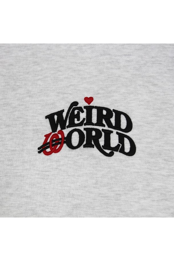 위얼드월드 하트로고 헤비스웻 후디_멜란지 (MELANGE)는 부드러운 터치감의 헤비웨이트 면 소재로 제작되어 높은 보온성을 자랑하는 후드티입니다. 멜란지 컬러에 하트 로고 패턴이 포인트로 들어가 캐주얼하고 스트릿한 스타일을 연출합니다. 루즈핏으로 편안하게 착용 가능하며, 겨울철 데일리룩, 집콕룩, 산책룩 등 다양한 TPO에 활용하기 좋습니다. 두꺼운 두께감과 기모 안감으로 따뜻함을 더했으며, 리브 디테일로 핏을 잡아줍니다. 
