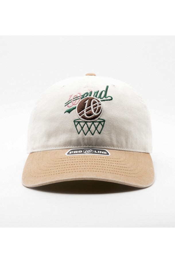 바스켓볼 피그먼트 배색 볼캡은 깊은 모자 깊이와 부드러운 촉감으로 편안한 착용감을 선사합니다. 면 소재로 제작되어 봄, 여름, 가을 시즌에 활용하기 좋으며, 일상 및 산책룩에 잘 어울립니다. 빈티지 효과를 더하는 피그먼트 워싱과 배색 디자인이 돋보이며, 얼굴 소멸 효과와 남녀 모두 착용 가능한 디자인으로 실용성을 높였습니다. 캐주얼, 미니멀, 스트리트 스타일을 즐겨 입는 분들께 추천합니다. 사이즈 조절이 가능하여 누구나 편안하게 착용할 수 있습니다.
