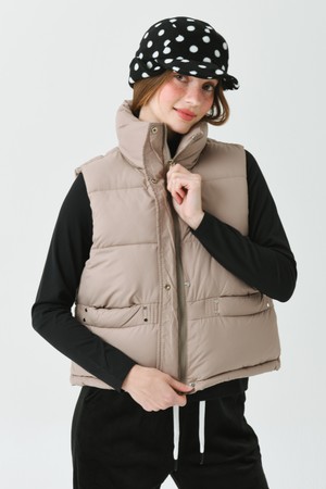 25FW 하이넥 카라 루즈 핏 베이지 패딩 베스트_BEIGE-a