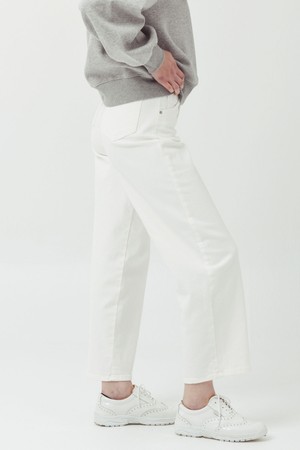 26SS 커브드 면 스판  화이트 팬츠_WHITE-a