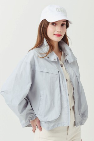 26SS 스텐드 카라 경량 빅 포켓 라이트 블루 바람막이 쟈켓_BLUE-a