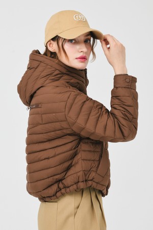 26FW 후드 아노락 경량 덕 다운 부르종 브릭 브라운 크롭 점퍼_BROWN-a