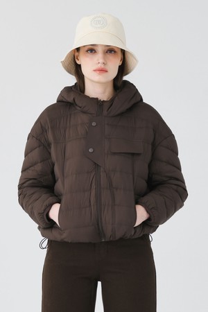 26FW 스냅 볼륨 하이넥 숏 오리털 패딩 브라운 점퍼_BROWN-a