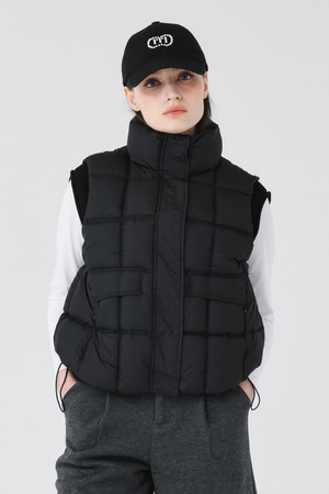 26FW 니트 패치 하이넥 패딩 블랙 베스트_BLACK-a
