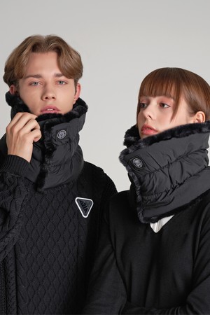 테크스킨 와펜로고 패딩 넥워머 블랙_BLACK-a