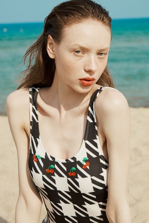 FRESH CHERRY CHECKERED SWIM (WHITE/BLACK)-a