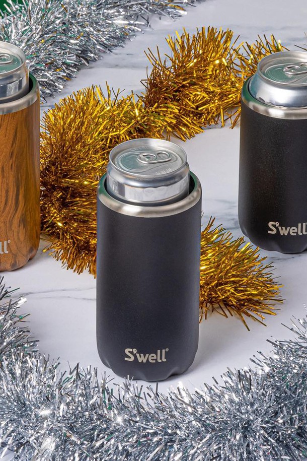 [스웰] 프리미엄 바웨어 슬림 아이스 드링크 칠러 350ml는 음료 보관에 최적화된 텀블러/물병입니다. 스테인리스스틸 소재로 제작되어 보냉 및 보온 기능을 갖췄으며, 슬림형 디자인과 이중 구조로 뛰어난 휴대성을 자랑합니다. 350ml 용량으로, 블랙 컬러가 세련된 느낌을 더합니다. 프리미엄 디자인으로 제작되어 음료를 더욱 시원하고, 오랫동안 즐길 수 있도록 도와줍니다.
