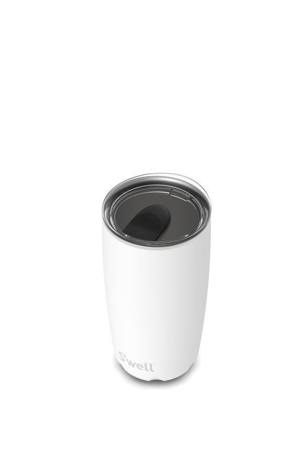 [스웰] 텀블러 530ml는 3중 진공 구조로 제작되어 뛰어난 보온, 보냉 기능을 제공합니다. 최대 12시간 보냉, 4시간 보온 유지가 가능하며, 슬라이드 오픈 뚜껑으로 편리하게 사용할 수 있습니다. 530ml 용량에 240g의 가벼운 무게로 휴대성이 뛰어나며, 스테인리스 스틸, 실리콘, PCT, PP 소재로 제작되었습니다. 화이트 색상으로 깔끔한 디자인이 돋보이며 넓은 입구로 세척이 용이합니다. 탄산음료, 드라이아이스, 식기세척기, 전자레인지 사용은 불가합니다.
