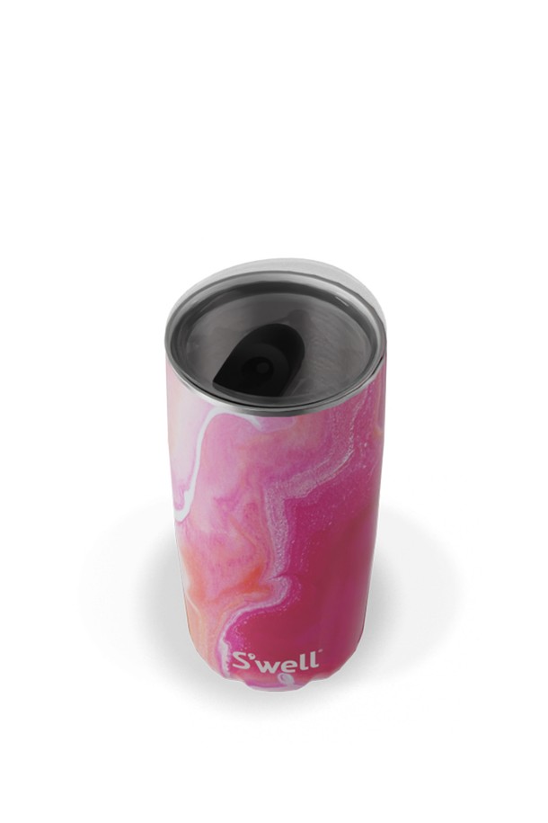 스웰 텀블러 530ml는 핑크와 화이트 두 가지 색상으로 출시되었습니다. 스테인리스 스틸 소재에 마블 무늬가 더해져 세련된 디자인을 자랑합니다. 이중 구조와 진공 단열 기술로 보온 및 보냉 기능을 갖췄으며, 생활 방수 기능으로 실용성을 높였습니다. 530ml 용량으로 넉넉하게 음료를 즐길 수 있습니다. 스웰 텀블러는 당신의 일상에 스타일과 편리함을 더해줄 것입니다.
