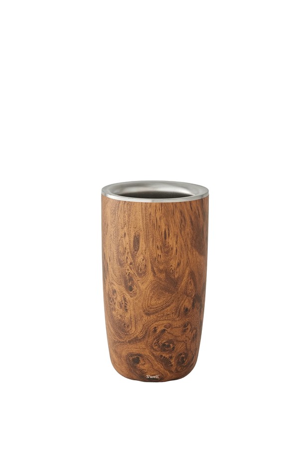 [스웰] 프리미엄 바웨어 와인칠러 750ml는 와인을 품격 있게 보관할 수 있는 고급 와인칠러입니다. 나무 소재의 브라운 컬러 원통형 디자인으로, 750ml 용량의 와인을 보냉하여 최상의 상태로 즐길 수 있도록 돕습니다. 프리미엄 바(Bar)웨어로, 와인 애호가라면 소장 가치를 느낄 수 있습니다. 와인의 풍미를 오랫동안 유지하며, 특별한 날을 더욱 특별하게 만들어 줍니다.
