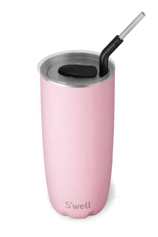[스웰] 프리미엄 스***트로우 텀블러 700ml는 보온, 보냉 기능을 갖춘 텀블러입니다. 스테인리스 스틸, 실리콘, PCT, PP 등 안전한 소재로 제작되었으며, 5가지 다채로운 컬러(Teakwood, Moonstone, Onyx, Pink Topaz, Charcoal Bloom)를 제공합니다. 트리플월 진공단열 구조로 결로를 방지하며, 넓은 입구와 슬라이드 오픈 뚜껑, 스테인리스 스***트로우, 미끄럼 방지 외부 디자인이 특징입니다. 빨대컵, 뚜껑컵, 일반컵으로 사용 가능하며, 온도 유지, 세척 용이성, 얼음 투입 가능, 누수 방지 기능까지 갖춰 일상생활에서 편리하게 사용할 수 있습니다.
