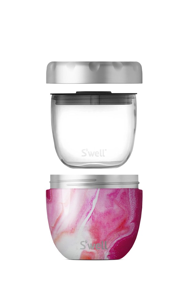 [스웰] 프리미엄 잇츠 투인원 도시락 636ml는 일상생활에서 편리하게 사용할 수 있는 도시락입니다. 핑크와 실버 마블 무늬 디자인으로, 이중 구조와 스테인리스 소재를 사용하여 보온, 보냉, 밀폐 기능을 갖췄습니다. 636ml 용량의 잇츠 투인원(2-in-1) 도시락으로, 다양한 음식을 넉넉하게 담을 수 있습니다. 프리미엄 디자인과 실용성을 모두 갖춘 [스웰] 도시락으로, 더욱 즐거운 식사를 경험해 보세요.
