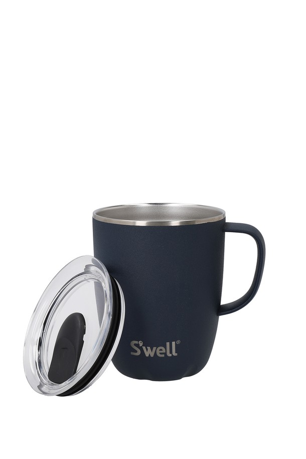 [스웰] 프리미엄 머그컵 350ml는 Teakwood, Pink Topaz, Moonstone, Azurite, Onyx, Pyrite 등 6가지 세련된 컬러로 제공됩니다. 3중 진공 단열 기술과 스테인리스 스틸 소재로 뛰어난 보온 및 보냉 기능을 제공하며, 결로 방지 및 미끄럼 방지 기능으로 안전성을 높였습니다. 식품 등급 소재를 사용하여 안심하고 사용할 수 있으며, BPA/BPS Free 제품으로 건강까지 생각했습니다. 곡선 디자인과 손잡이, 전용 뚜껑으로 편리함과 디자인을 모두 갖춘 머그컵입니다.
