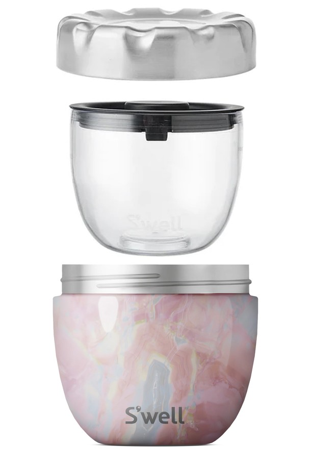[스웰] 프리미엄 잇츠 투인원 도시락 636ml는 보온, 보냉 기능을 갖춘 실용적인 도시락통입니다. 636ml 용량으로 넉넉한 수납이 가능하며, 스테인리스스틸 소재로 제작되어 위생적이고 내구성이 뛰어납니다. 투인원(Two-in-one) 구성으로 활용성을 높였으며, 마블 무늬와 핑크, 실버 컬러로 세련된 디자인을 자랑합니다. 스웰 브랜드의 프리미엄 도시락통으로, 음식의 신선함을 오랫동안 유지해 줍니다.
