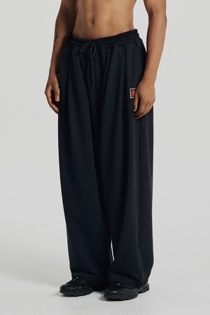 자이언트핏 스웨트 팬츠 (Black)_BLACK-a