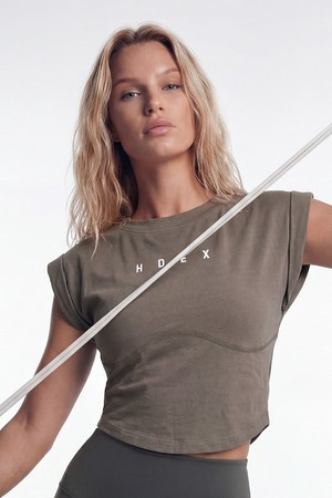 마일드 롤업 크롭 슬리브리스 (Taupe)_GREY-a