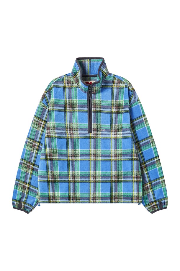 프레피 플레이드 집업 플리스 블루 재킷은 남녀 모두 착용 가능한 캐주얼하고 클래식한 스타일의 플리스 자켓입니다. 블루, 그린, 화이트 컬러로 출시되었으며, 가을과 겨울에 따뜻하게 입을 수 있도록 두꺼운 두께감으로 제작되었습니다. 부드러운 촉감의 플리스 소재에 체크(플레이드) 패턴이 더해져 프레피 무드를 연출하며, 레귤러핏과 레귤러 기장으로 편안한 착용감을 선사합니다. 집업 스타일과 후드 디테일로 실용성을 더해 산책룩, 캠핑룩 등 다양한 TPO에 활용하기 좋습니다.
