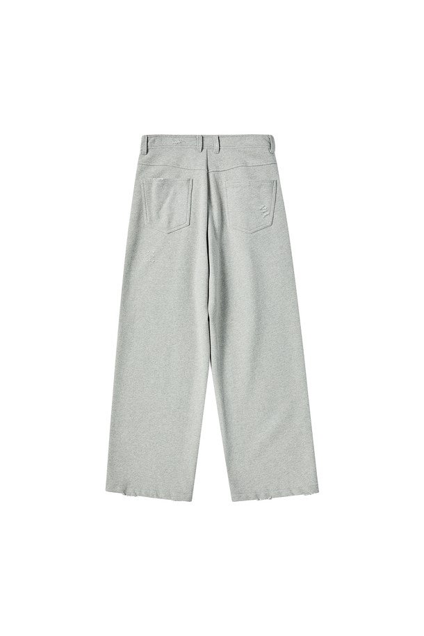 부드러운 플리스 소재의 테일러드 플리스 스웨트 팬츠 그레이입니다. 넉넉한 루즈핏과 와이드한 디자인으로 편안한 착용감을 선사하며, 가을, 겨울 시즌에 따뜻하게 입을 수 있습니다. 무지 스타일로 어떤 상의와도 쉽게 매치할 수 있으며, 캐주얼, 미니멀, 클래식 스타일을 즐겨 입는 분들께 추천합니다. 허리 밴딩 처리와 테일러드 디테일로 편안함과 스타일을 동시에 잡았습니다. 집콕룩, 산책룩으로 활용하기 좋습니다.
