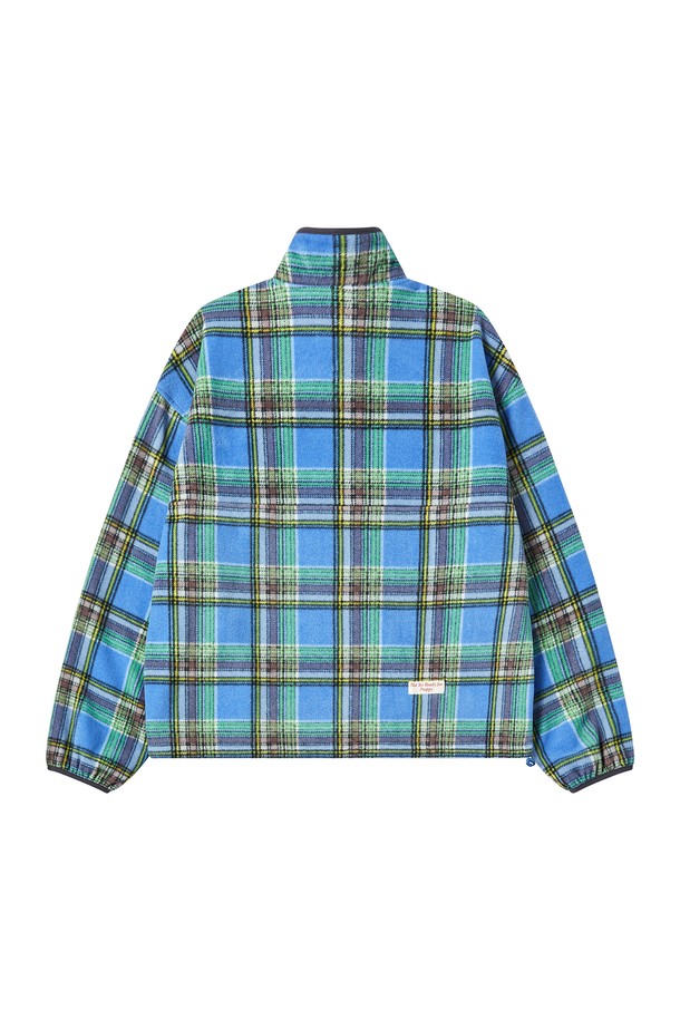 프레피 플레이드 집업 플리스 블루 재킷은 남녀 모두 착용 가능한 캐주얼하고 클래식한 스타일의 플리스 자켓입니다. 블루, 그린, 화이트 컬러로 출시되었으며, 가을과 겨울에 따뜻하게 입을 수 있도록 두꺼운 두께감으로 제작되었습니다. 부드러운 촉감의 플리스 소재에 체크(플레이드) 패턴이 더해져 프레피 무드를 연출하며, 레귤러핏과 레귤러 기장으로 편안한 착용감을 선사합니다. 집업 스타일과 후드 디테일로 실용성을 더해 산책룩, 캠핑룩 등 다양한 TPO에 활용하기 좋습니다.
