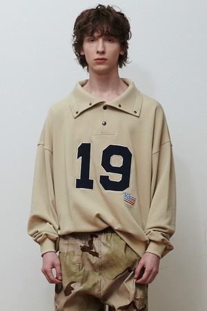 유틸리티 하이 넥 스웨트 셔츠 베이지