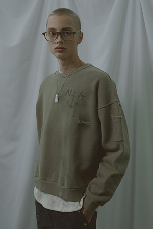 페인팅 로고 디스트로이드 헤비 스웨트 셔츠 카키
