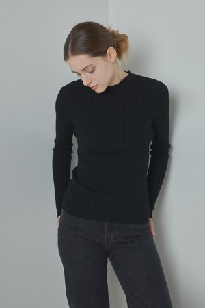 Half neck Knit_Black