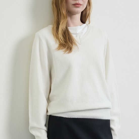 Soft Touch V Knit_Ivory