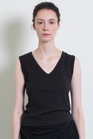 Loe Sleeveless Black